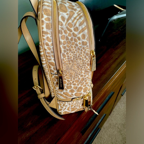 Michael Kors book bag purse - Picture 2 of 3